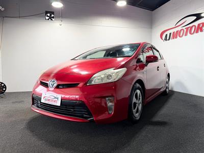 2014 Toyota Prius - Thumbnail