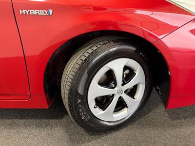 2014 Toyota Prius - Thumbnail