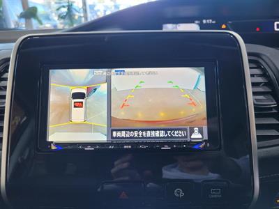 2017 Nissan Serena - Thumbnail