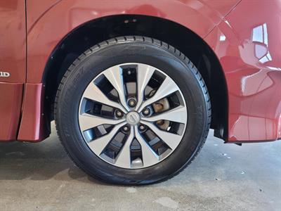 2017 Nissan Serena - Thumbnail