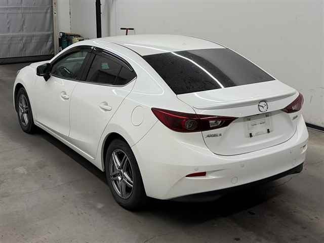 2017 Mazda Axela