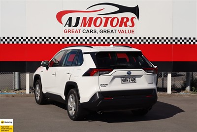 2019 Toyota RAV4 - Thumbnail