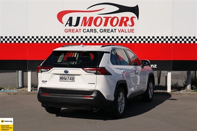 2019 Toyota RAV4 - Thumbnail