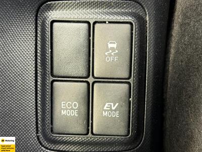 2015 Toyota Aqua - Thumbnail