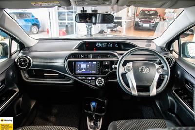 2015 Toyota Aqua - Thumbnail