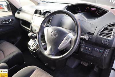 2015 Nissan Serena - Thumbnail