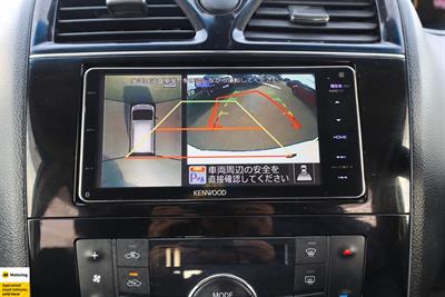2015 Nissan Serena - Thumbnail
