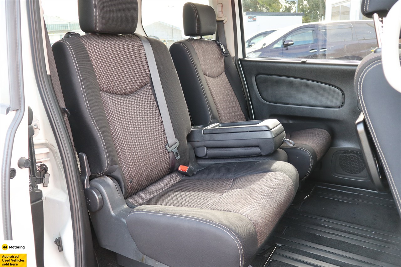 2015 Nissan Serena
