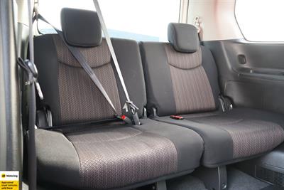 2015 Nissan Serena - Thumbnail
