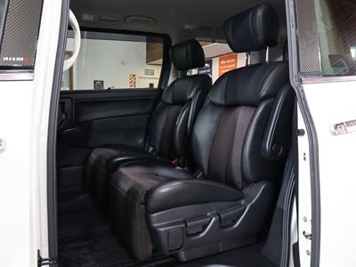 2015 Nissan Elgrand - Thumbnail
