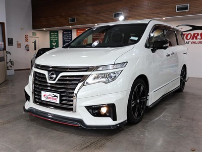 2015 Nissan Elgrand - Thumbnail