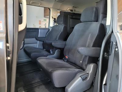 2014 Mitsubishi Delica - Thumbnail
