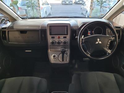 2014 Mitsubishi Delica - Thumbnail