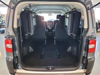 2014 Mitsubishi Delica - Thumbnail