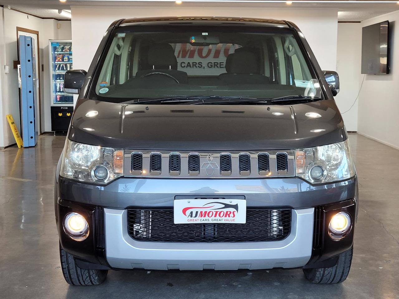 2014 Mitsubishi Delica