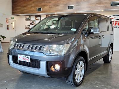 2014 Mitsubishi Delica - Thumbnail
