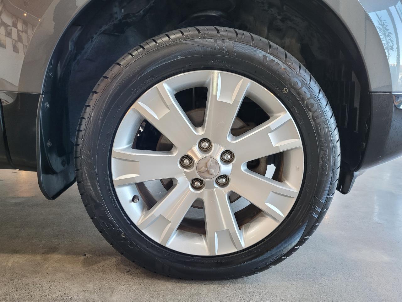 2014 Mitsubishi Delica