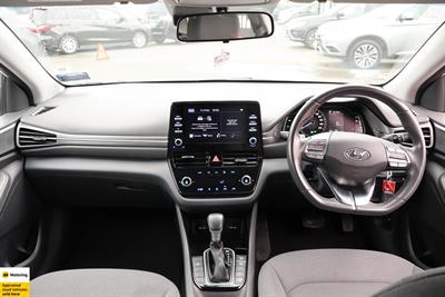 2022 Hyundai IONIQ - Thumbnail