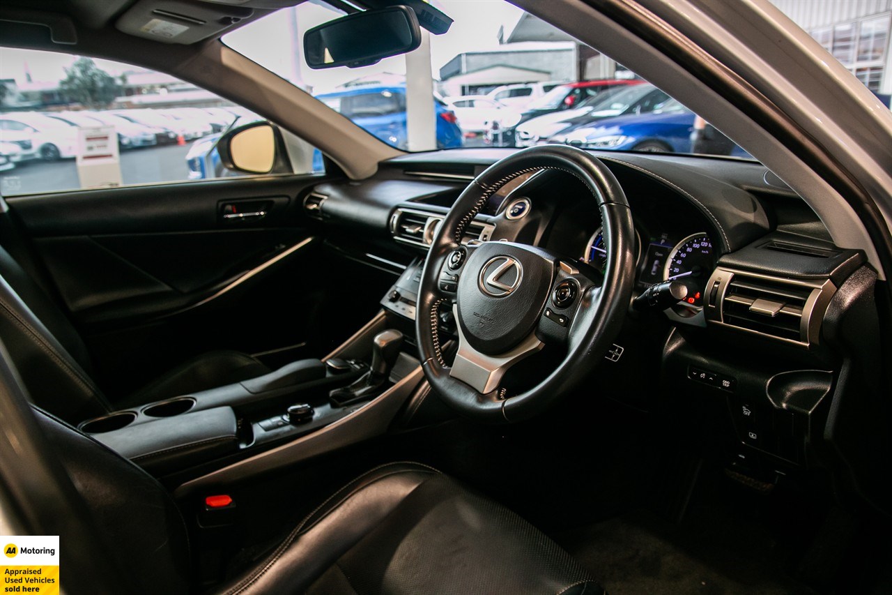2013 Lexus IS 4D