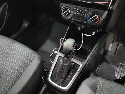 2021 Suzuki Swift - Thumbnail