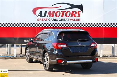 2018 Subaru Outback - Thumbnail