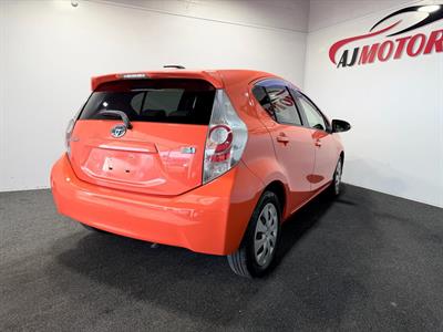 2012 Toyota Aqua - Thumbnail