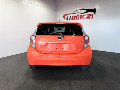 2012 Toyota Aqua - Thumbnail