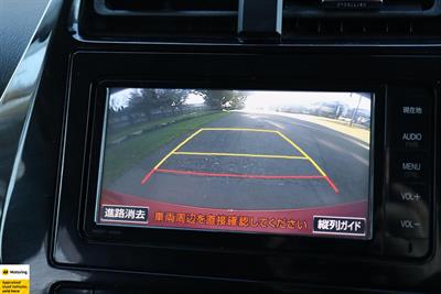2016 Toyota Prius - Thumbnail