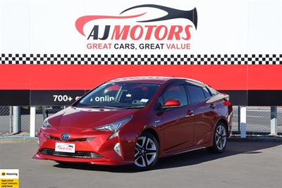 2016 Toyota Prius - Thumbnail