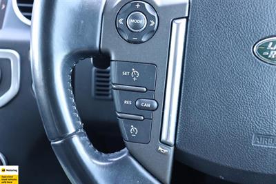 2016 Land Rover Discovery - Thumbnail