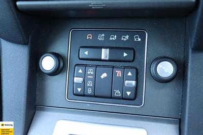 2016 Land Rover Discovery - Thumbnail