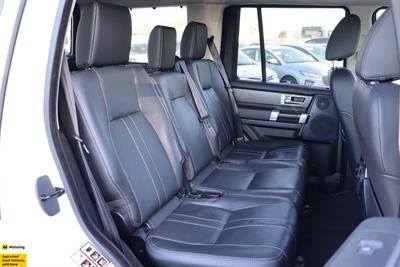 2016 Land Rover Discovery - Thumbnail