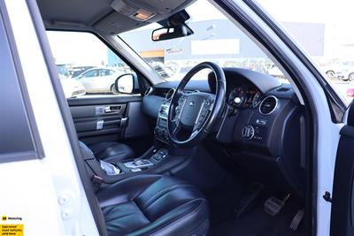 2016 Land Rover Discovery - Thumbnail