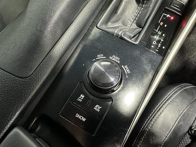 2013 Lexus IS 300h - Thumbnail