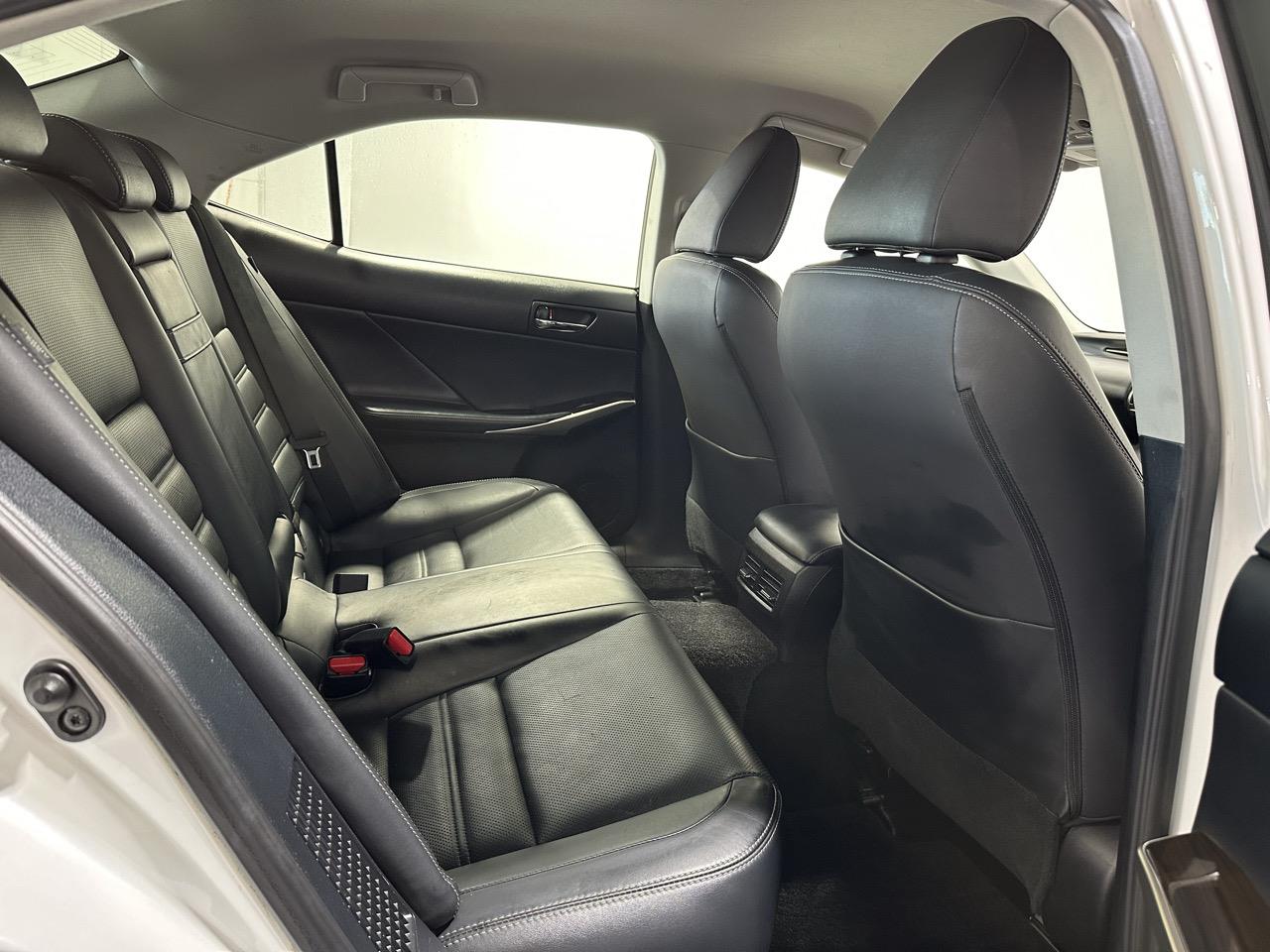 2013 Lexus IS 300h