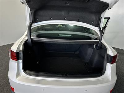 2013 Lexus IS 300h - Thumbnail