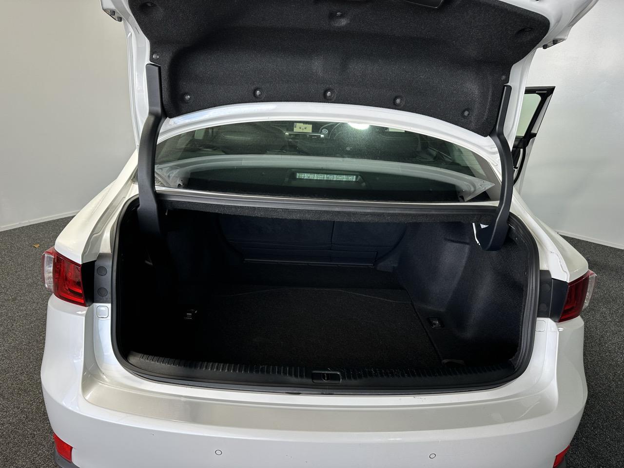 2013 Lexus IS 300h