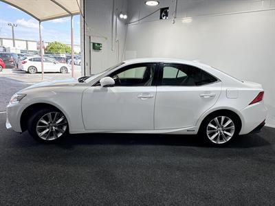 2013 Lexus IS 300h - Thumbnail