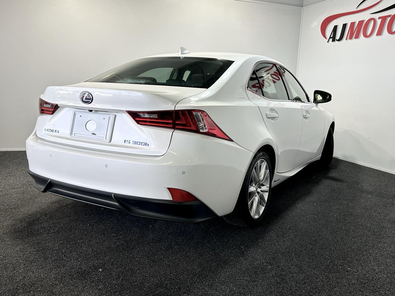 2013 Lexus IS 300h