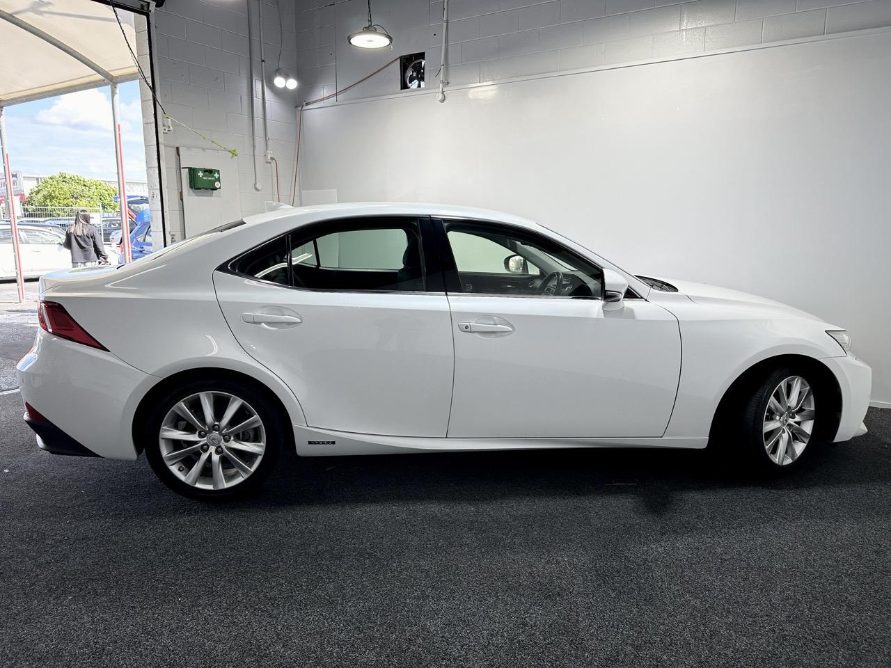 2013 Lexus IS 300h