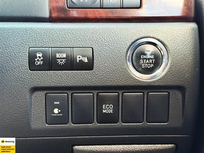 2012 Toyota Vellfire - Thumbnail