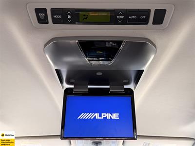 2012 Toyota Vellfire - Thumbnail