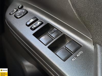 2012 Toyota Vellfire - Thumbnail