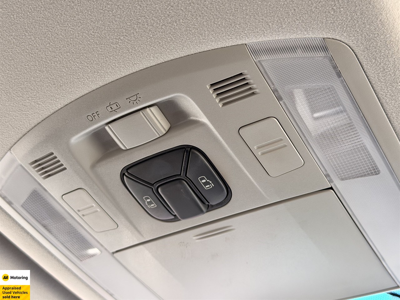 2012 Toyota Vellfire