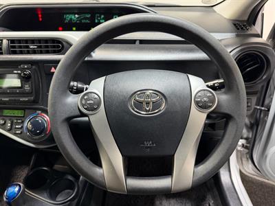 2012 Toyota Aqua - Thumbnail