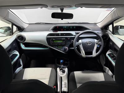 2012 Toyota Aqua - Thumbnail