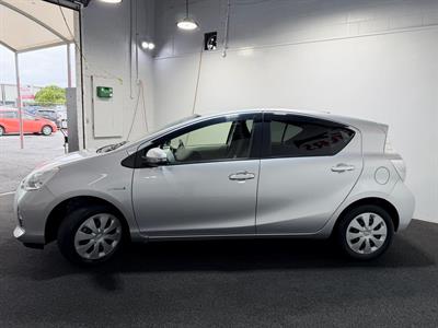 2012 Toyota Aqua - Thumbnail