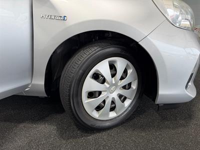 2012 Toyota Aqua - Thumbnail