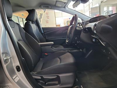 2019 Toyota Prius - Thumbnail