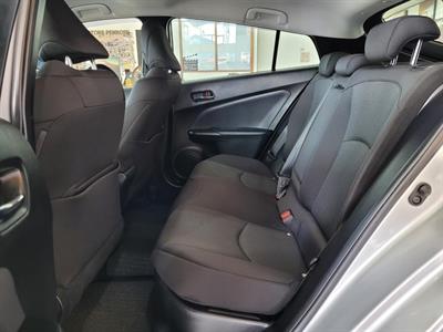 2019 Toyota Prius - Thumbnail